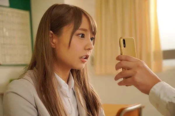 phim sex việt sub Học trò sử dụng điện thoại thôi miên cô giáo thực tập