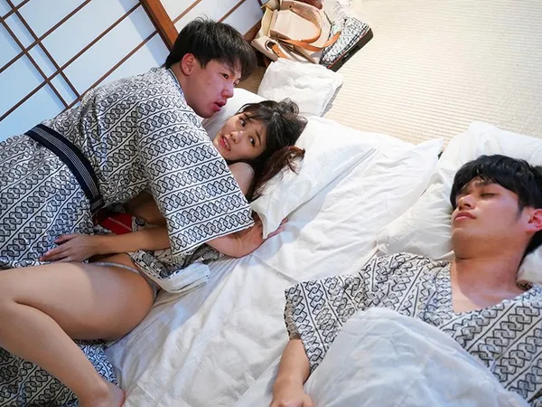 phim sex việt loạn luân Ngoại tình với bạn thân trong khi chồng ngủ kế bên